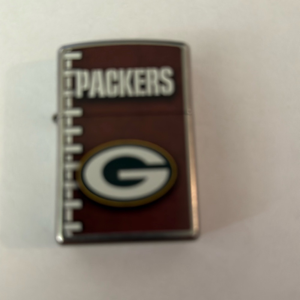 Zippo Lighter Green Bay Packers NFL Football Design New‎ in Box Made in USA